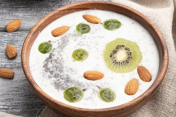 Gelée de lait d’amandes au coulis de kiwis